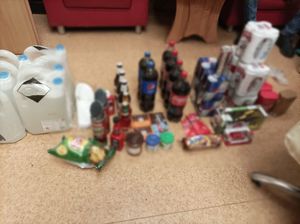 Na zdjęciu artykuły spożywcze i przemysłowe