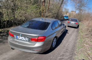Byli nietrzeźwi i posiadali sądowe zakazy kierowania pojazdami, mimo to prowadzili samochody.