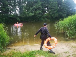 Wspólne działania policjantów i strażaków na zbiornikach wodnych