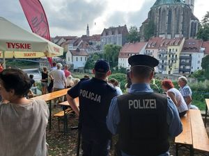 Na zdjęciu policjant z Polski i Niemiec