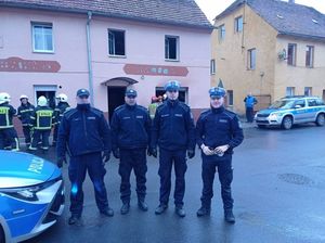 Na zdjęciu policjanci