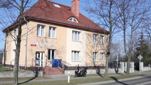 Usłyszał zarzut za wybicie szyby