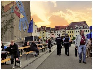 Zgorzeleccy policjanci podczas obchodów jubileuszu 25-lecia Europa-Miasta Zgorzelec/Görlitz