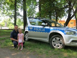 Działania profilaktyczne funkcjonariuszy z Posterunku Policji w Zawidowie podczas festynu z okazji Międzynarodowego Dnia Dziecka pn. ,, Dzień Dziecka z PGE”