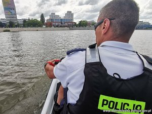 Wypoczynek nad wodą może być bezpieczny, ale trzeba o to zadbać
