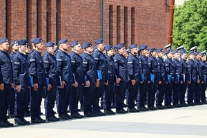 Na zdjęciu policjanci podczas ślubowania