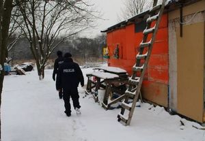 Dolnośląscy policjanci rozpoczęli już działania w ramach akcji „ZIMA”. NIE BĄDŹMY OBOJĘTNI i wspólnie nieśmy pomoc osobom znajdującym się w trudnej sytuacji życiowej