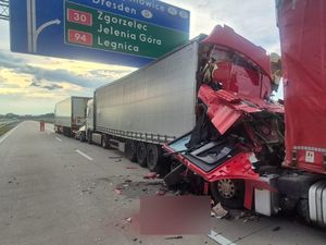 Śmiertelny wypadek na autostradzie A4 - kierowco pamiętaj o zachowaniu odpowiedniej odległość