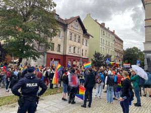 Na zdjęciu policjanci