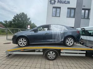na zdjęciu odzyskany pojazd marki Renault