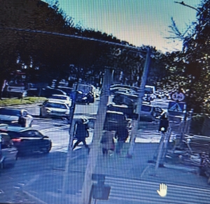 Na zdjęciu pojazdy na skrzyżowaniu