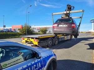 Pod wpływem narkotyków i bez uprawnień kierował niesprawnym Audi