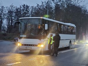 Na zdjęciu policjanci