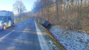 Wypadek na DW 351. Przypominamy o zachowaniu ostrożności