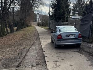 Na zdjęciu samochód