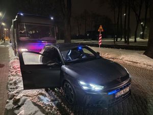 Chciał wrócić do domu autobusem. Problem w tym, że usiadł za kierownicą