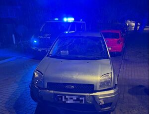 Na zdjęciu samochód