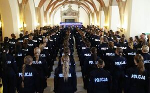Wczoraj, w Sali Rycerskiej wrocławskiego Ratusza, 134 nowo przyjętych policjantów garnizonu dolnośląskiego wypowiedziało słowa Roty Ślubowania