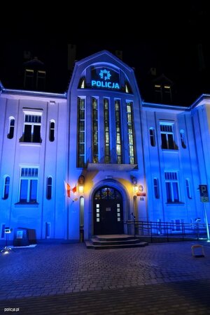 Niebieskie światło pamięci - polska Policja w międzynarodowej kampanii INTERPOL-u „Remembering Fallen Officers”