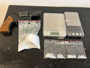 Zatrzymany za posiadanie narkotyków i broni