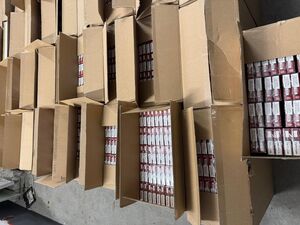 Na zdjęciu zabezpieczone papierosy