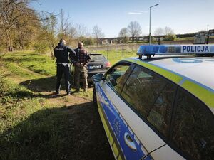 Pościg za kierowcą Audi. 52-latek z zakazami, pod wpływem narkotyków i poszukiwany ENA
