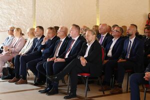 Na zdjęciu uczestnicy uroczystości