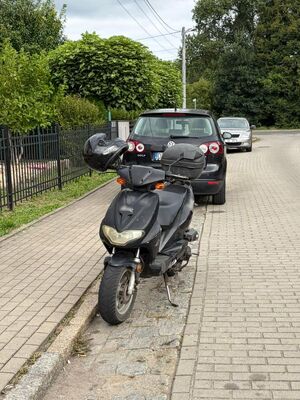 Na zdjęciu motorower