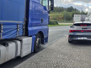 Na zdjęciu pojazd ciężarowy