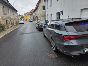 Na zdjęciu nieoznakowany radiowóz