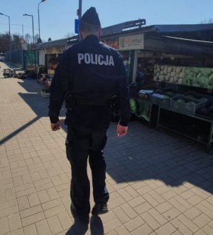 Policjanci przypominają o obowiązujących ograniczeniach w czasie pandemii koronawirusa. Wspólnie zadbajmy o nasze życie i zdrowie!