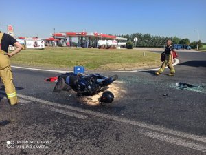 Na zdjęciu uszkodzony w wyniku wypadku motocykl