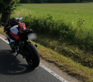 Motocyklem w terenie zabudowanym pędził 165 km/h