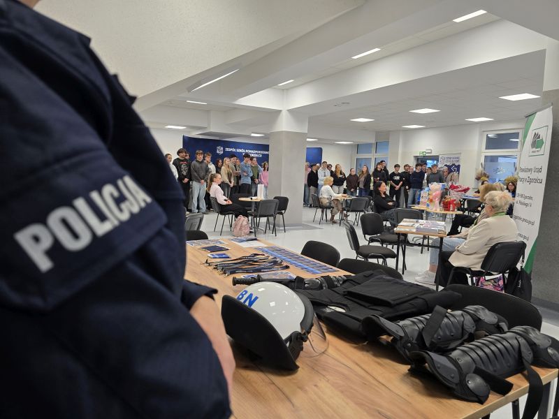 Spotkanie z policjantkami w Zespole Szkół Ponadpodstawowych w Zgorzelcu